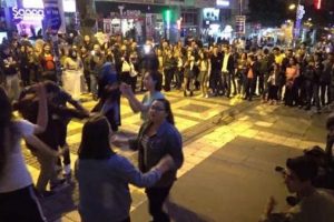 Bir&ccedil;ok ilde konserler iptal edildi, festival ertelendi