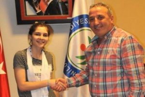 Nil&uuml;fer Belediyespor'dan libero transferi!