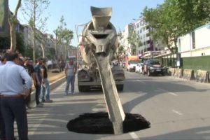 Beşiktaş'ta &ccedil;&ouml;ken yol dolduruluyor