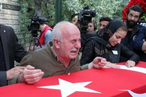 Şehit babasının feryatları y&uuml;rek dağladı