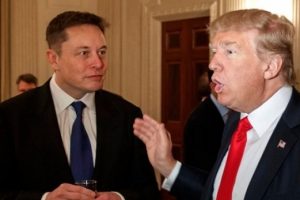 Trump'a tepki g&ouml;steren Elon Musk g&ouml;revinden ayrıldı