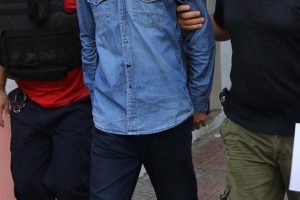 Bursa dahil 6 ilde g&ouml;&ccedil;men ka&ccedil;ak&ccedil;ılığı operasyonu