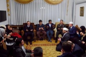 Erdoğan ve Akar'dan şehit evine ziyaret