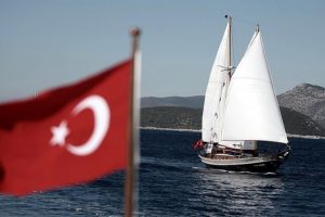 Yabancı bayraklı gemilerin yarısı T&uuml;rk bayrağına ge&ccedil;ti