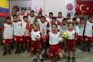 TİKA'dan Brezilyalı &ccedil;ocuklara spor malzemesi desteği