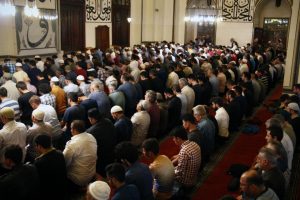 Bursa'da ramazanın ilk cuma namazında camiler doldu