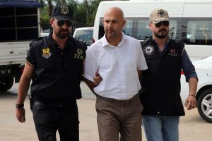 FET&Ouml;'n&uuml;n s&ouml;zde emniyet imamı tutuklandı