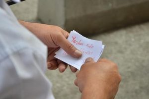 "Yardım edin" yazılı not bulundu: Polis alarma ge&ccedil;ti