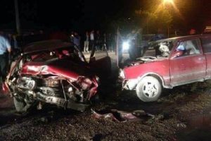 Kafa kafaya &ccedil;arpıştılar: 1 &ouml;l&uuml;, 3 yaralı