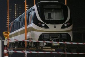 Hacıosman - Yenikapı metrosunda s&uuml;r&uuml;c&uuml;s&uuml;z ara&ccedil;lar raylarda