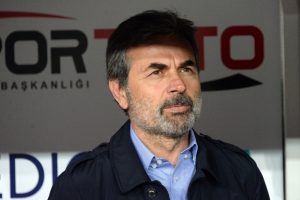 Aykut Kocaman: "Fenerbah&ccedil;e'de eksik olan kupalar var"