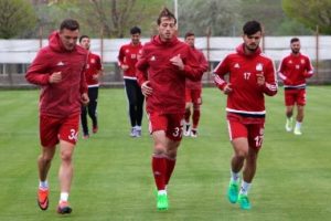 4 futbolcuyla yollar ayrıldı