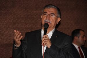 Bakan Yılmaz a&ccedil;ıkladı: Zorunlu eğitim 13 yıla &ccedil;ıkıyor