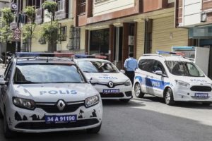 Beş dakika arayla iki silahlı soygun