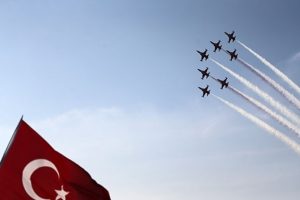 T&uuml;rk Yıldızları Osmaniye'de g&ouml;steri yaptı