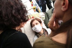 A&ccedil;lık grevindeki tutuklu akademisyenin kas ağrıları şiddetlendi