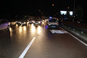 Bursa'da karşıdan karşıya ge&ccedil;mek isterken canından oldu