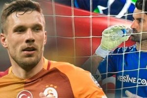 Podolski'den giderayak Volkan'a g&ouml;nderme
