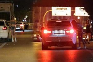 Şehrin işlek caddelerinde iğren&ccedil; pazarlık