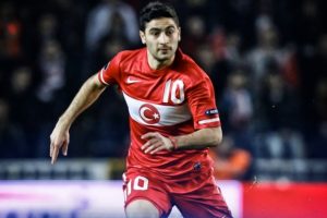 Fenerbah&ccedil;e Mehmet Ekici'yi a&ccedil;ıkladı
