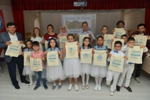 Bursa Nil&uuml;fer'de naylon poşet yerine bez torba seferberliği