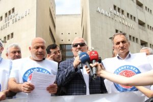 &Uuml;nl&uuml; ilahiyat&ccedil;ıya Bursa'dan su&ccedil; duyurusu
