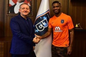 Medipol Başakşehir Chedjou'yu resmen a&ccedil;ıkladı