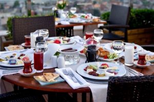 &Ccedil;ok ve hızlı yemek hazımsızlığa yol a&ccedil;ıyor