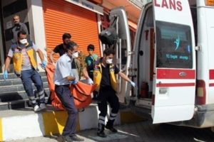 Şemdinli'de g&ouml;rev yapan doktor evinde &ouml;l&uuml; bulundu