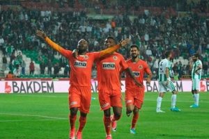 Trabzonspor'da Vagner Love bombası