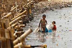 Guterres: Okyanuslardaki plastik &ccedil;&ouml;pler 2050'de balıklardan fazla olacak