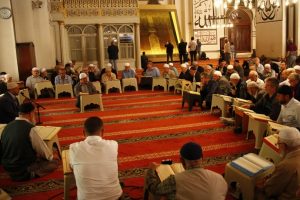 Bursa'nın tarihi camilerinde mukabele geleneği yaşatılıyor
