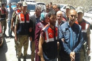 Ka&ccedil;ak sigara operasyonunda 8 tutuklama
