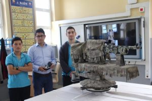 &Ccedil;amaşır makinesi ve silecek motorundan otomatik silah &uuml;rettiler