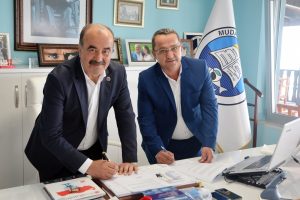 Bursa Mudanya'ya giysi kumbarası geliyor