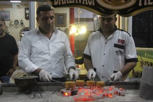 Dondurma Kebabi Gorenleri Sasirtiyor Bursada Bugun Bursa Bursa Haber Bursa Haberi Bursa Haberleri Bursa