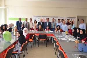 Bursa &Ouml;zdilek İmam Hatip Lisesi'ne k&uuml;t&uuml;phane ve laboratuvarı