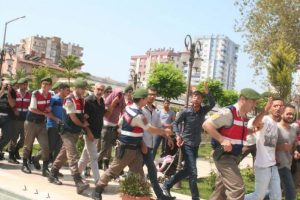 Mersin'de uyuşturucu operasyonunda 15 tutuklama