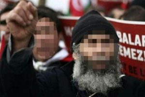 Atat&uuml;rk'e hakaret edip, ter&ouml;r &ouml;rg&uuml;t&uuml;n&uuml; &ouml;ven kişi yakalandı!