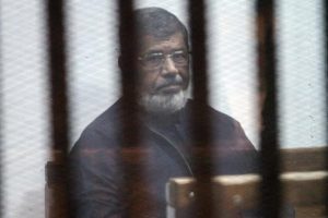 Mursi'den 'Vatanım ve dinim i&ccedil;in buradayım' mesajı