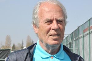Eskişehirspor Mustafa Denizli ile yollarını ayırdı