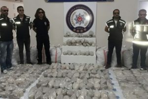 Bir ton 71 kilo eroin sintineden &ccedil;ıkarıldı