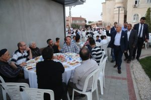 Bursa'da Ramazan birlikteliği mahalle iftarlarında yaşanıyor