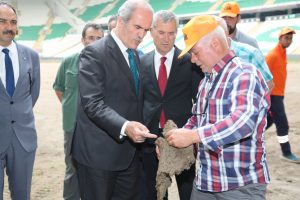 Bursa'da stadın zemini yenileniyor