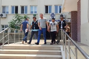 Bursa'da uyuşturucu operasyonunda 8 g&ouml;zaltı!