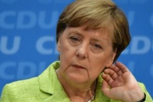 Merkel'den İncirlik a&ccedil;ıklaması: "İlişkiler s&uuml;rmeli"