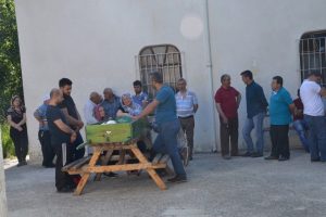 Sinop'ta eşi tarafından &ouml;ld&uuml;r&uuml;len gen&ccedil; toprağa verildi