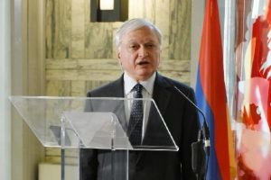 Ermeni bakanı kızdıran 'Karabağ' sorusu
