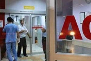 15 &ouml;ğrenci ve 10 &ouml;ğretmen hastanelik oldu