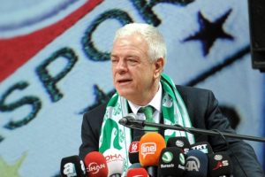 Bursaspor Başkanı Ay: "Prosinecki ile g&ouml;r&uuml;ş&uuml;yoruz"